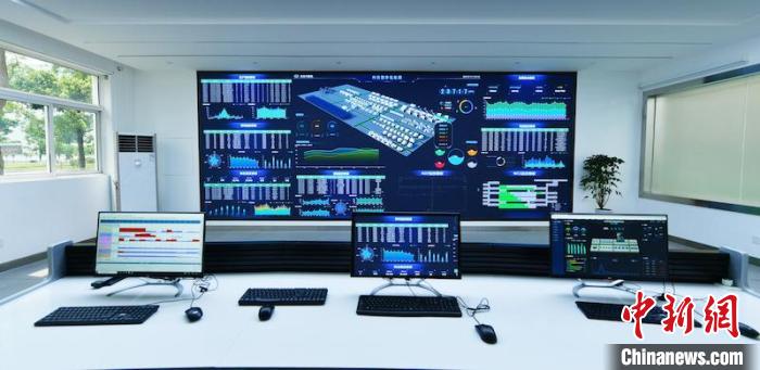 数字化车间数字大脑。　刘岗 摄